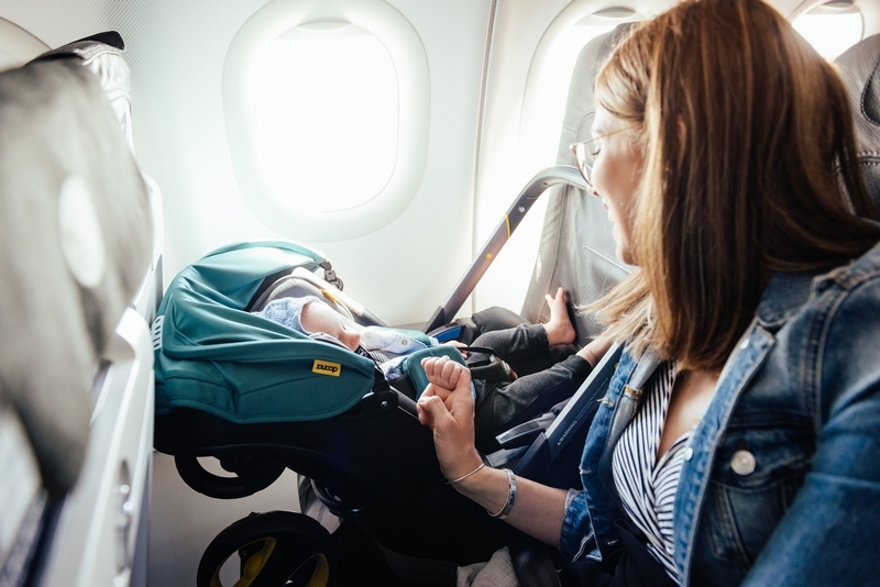 Một số hãng hàng không cho phép mang nôi em bé lên máy bay nhưng vẫn bảo đảm an toàn