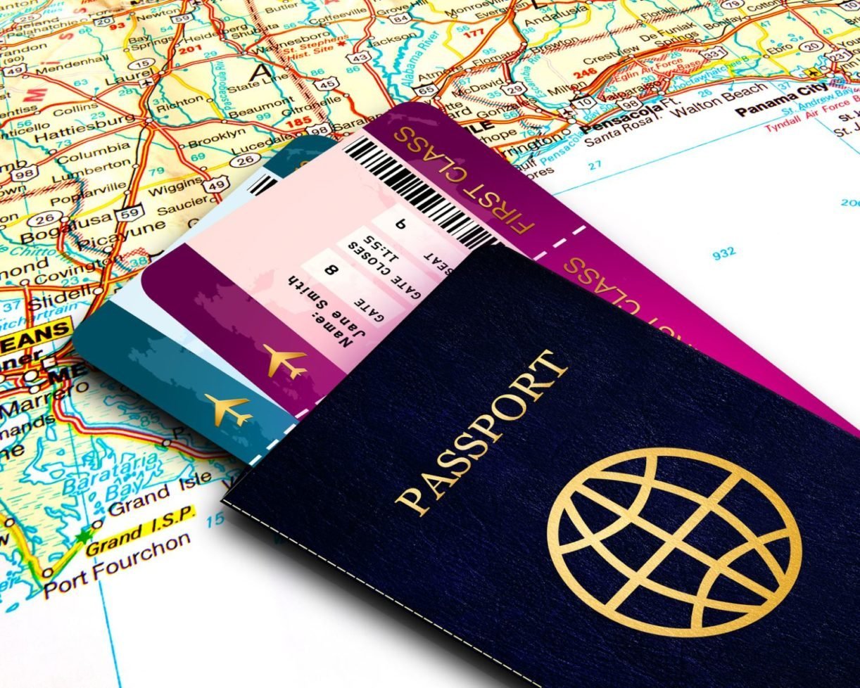 Hộ chiếu là giấy tờ quan trọng không thể quên khi đi du lịch nước ngoài